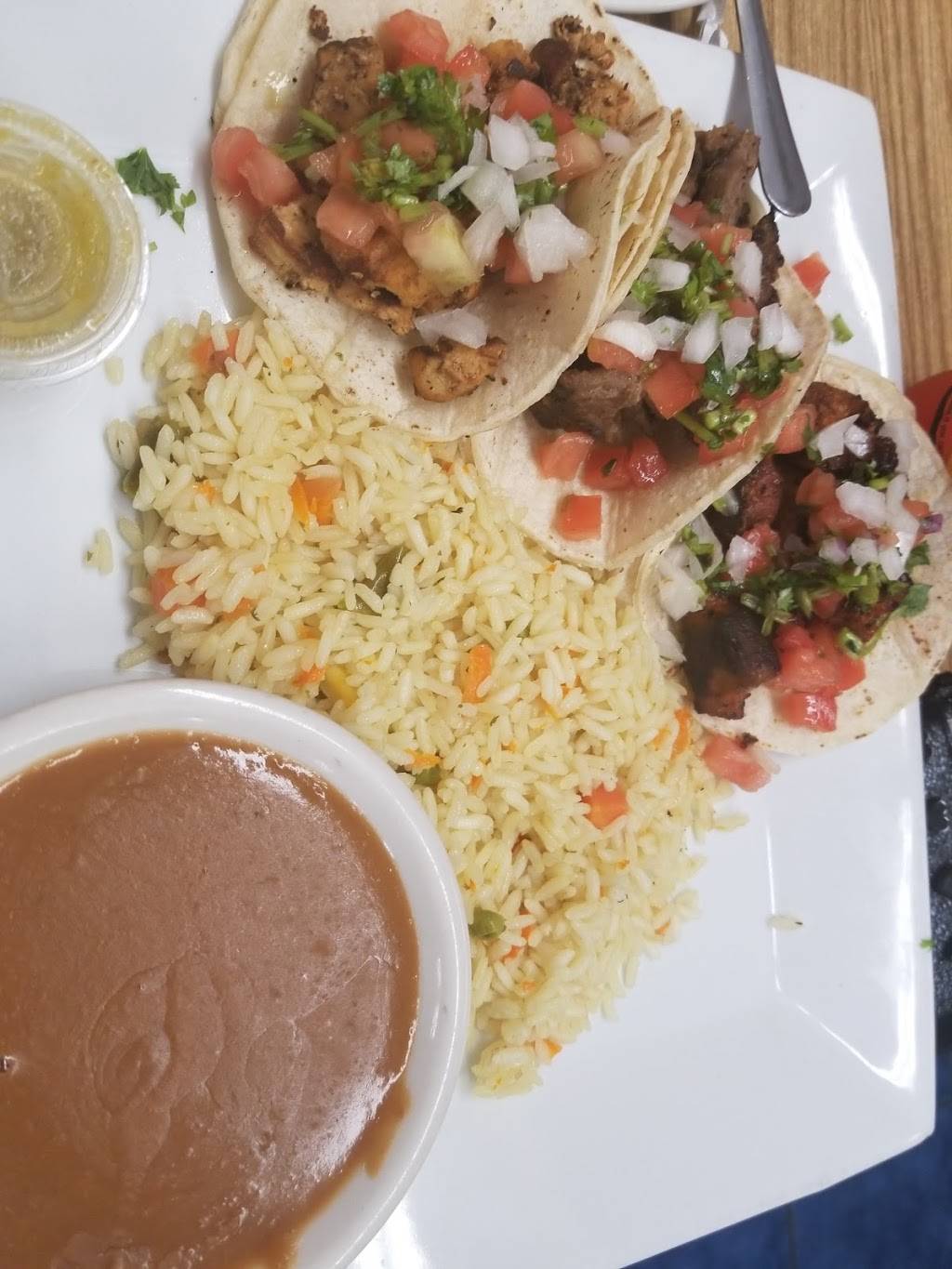 Los Paisanos Restaurant | restaurant | 62 Broadway, Somerville, MA 02145, USA | 6176293502 OR +1 617-629-3502