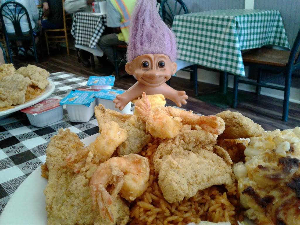 H & R Sweet Shop | restaurant | 102 Royall Ave, Mt Pleasant, SC 29464, USA | 8438842118 OR +1 843-884-2118