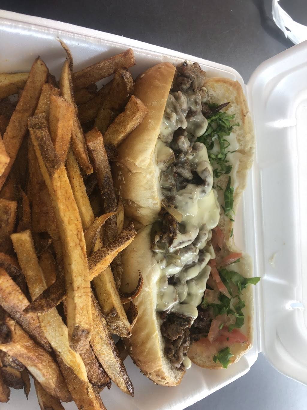 Big Burgzs | restaurant | 17627 E Warren Ave, Detroit, MI 48224, USA | 3136403956 OR +1 313-640-3956