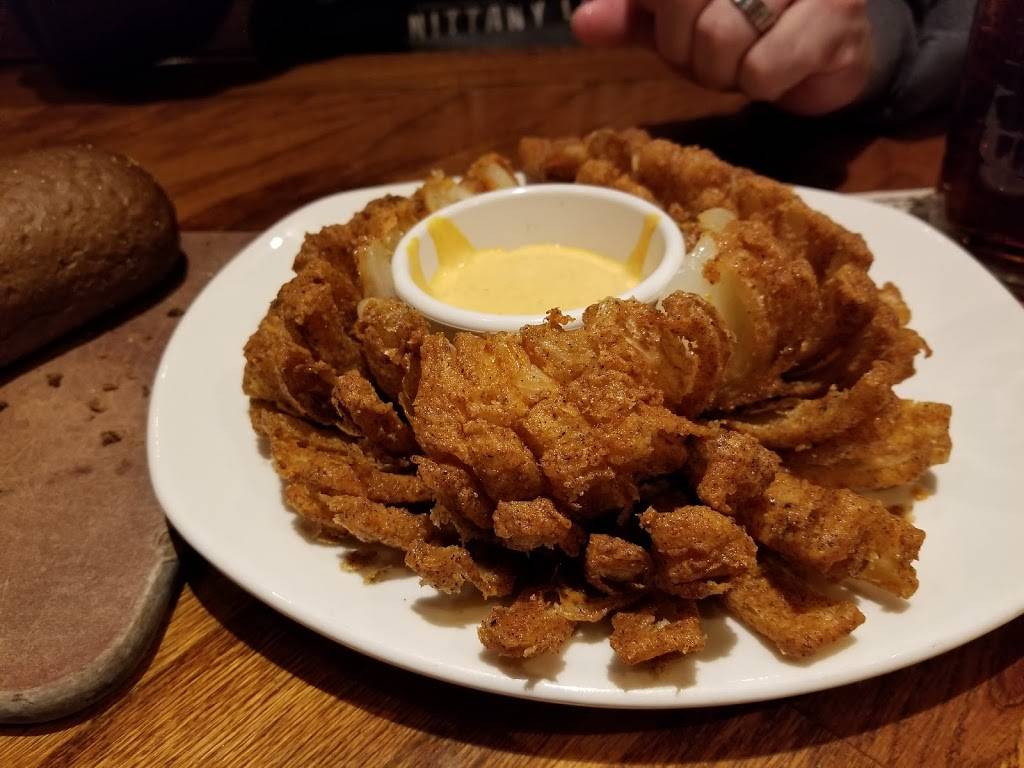 Outback Steakhouse | restaurant | 1101 Woodland Rd, Wyomissing, PA 19610, USA | 6103769910 OR +1 610-376-9910