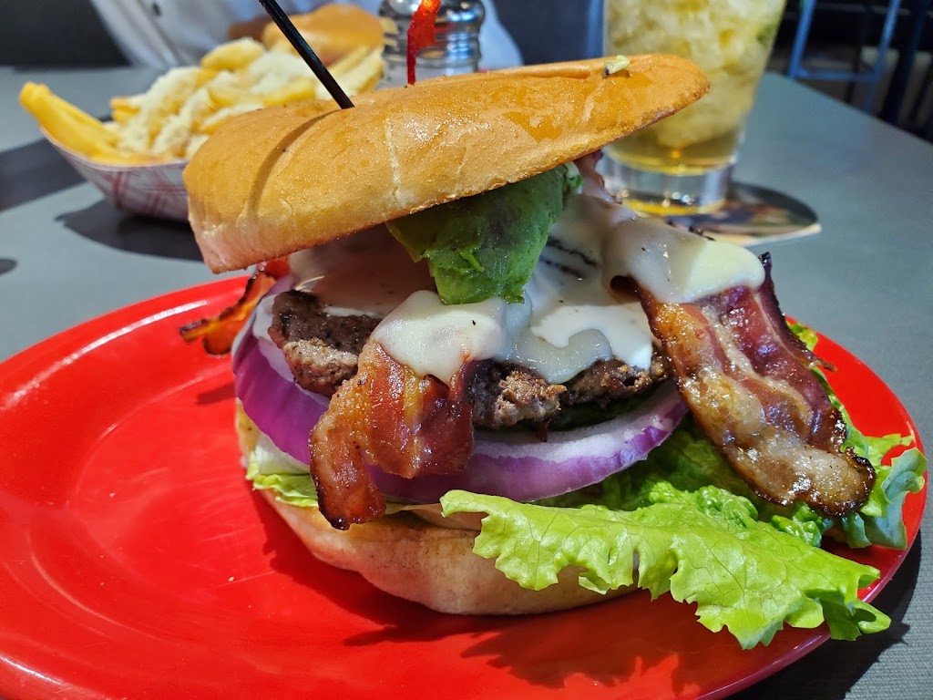 Smittys Garage Burgers and Beer | restaurant | 7610 Dodge St, Omaha, NE 68114, USA | 4026144949 OR +1 402-614-4949