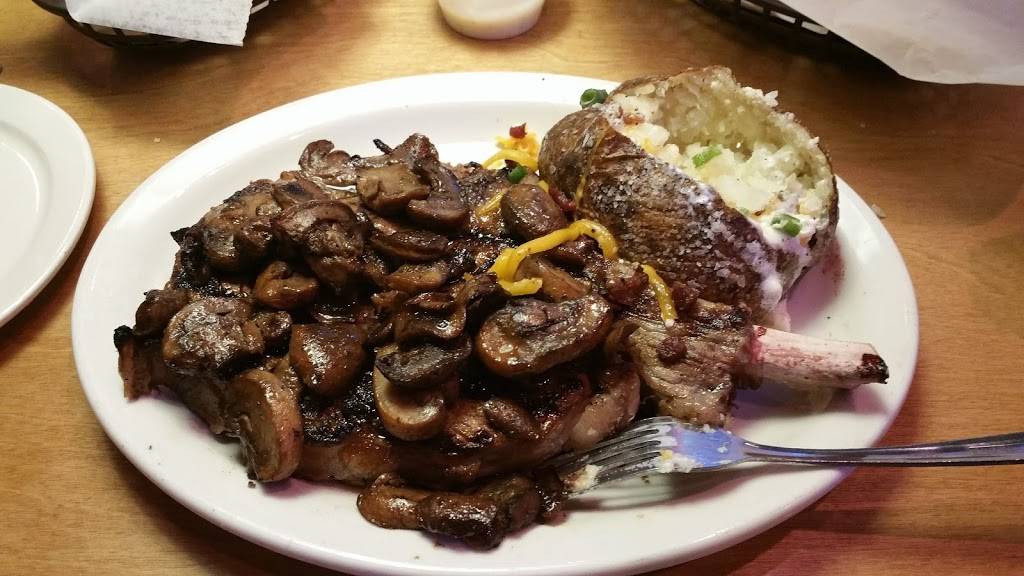 Texas Roadhouse | restaurant | 6707 W Kellogg Dr, Wichita, KS 67209, USA | 3169438722 OR +1 316-943-8722