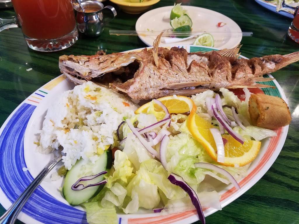 Las Islitas Seafood & Mexican Restaurant | restaurant | 2446 S Western Ave, Chicago, IL 60608, USA | 7733760610 OR +1 773-376-0610