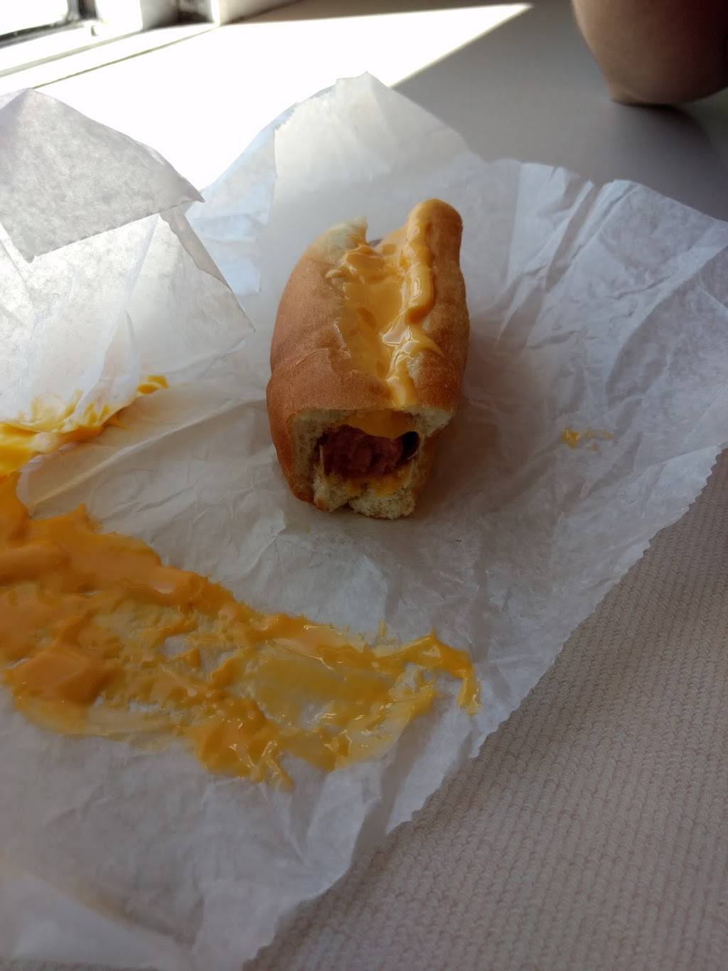 Parisis Drive-In | restaurant | 6216 W 63rd St, Chicago, IL 60638, USA | 7735865611 OR +1 773-586-5611