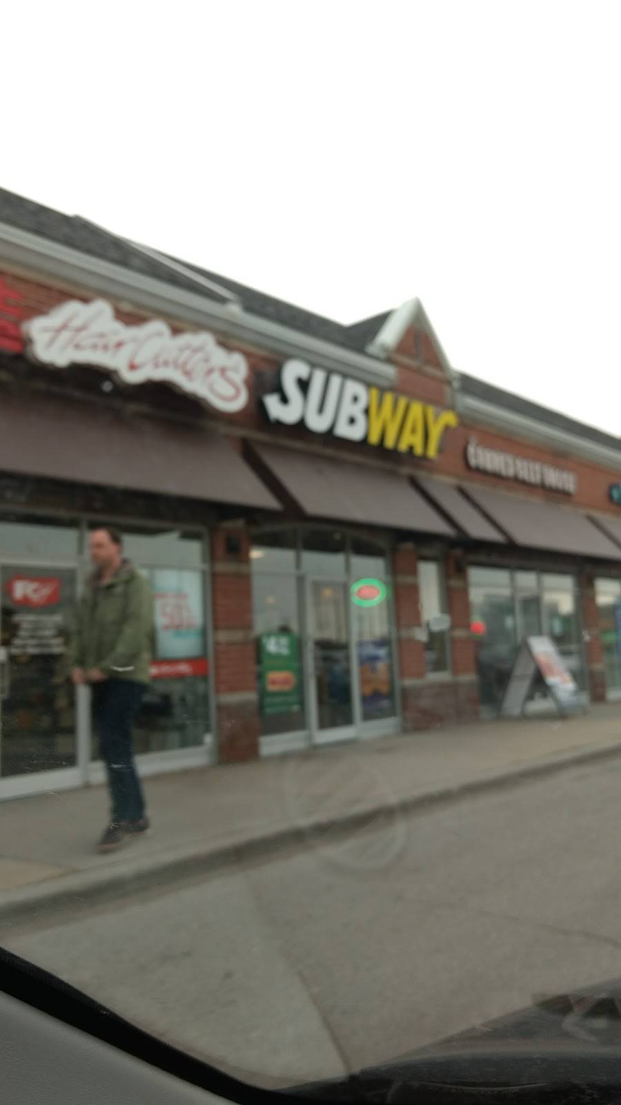 Subway | restaurant | 15440 Bayview Ave Aurora Centre Bldg B, Unit B06, Aurora, ON L4G 7J1, Canada | 9057268080 OR +1 905-726-8080