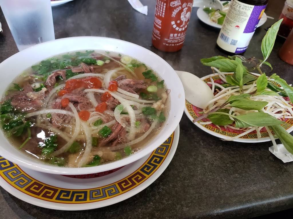 Maison de Pho | restaurant | 26612 Towne Centre Dr, Foothill Ranch, CA 92610, USA | 9495864841 OR +1 949-586-4841