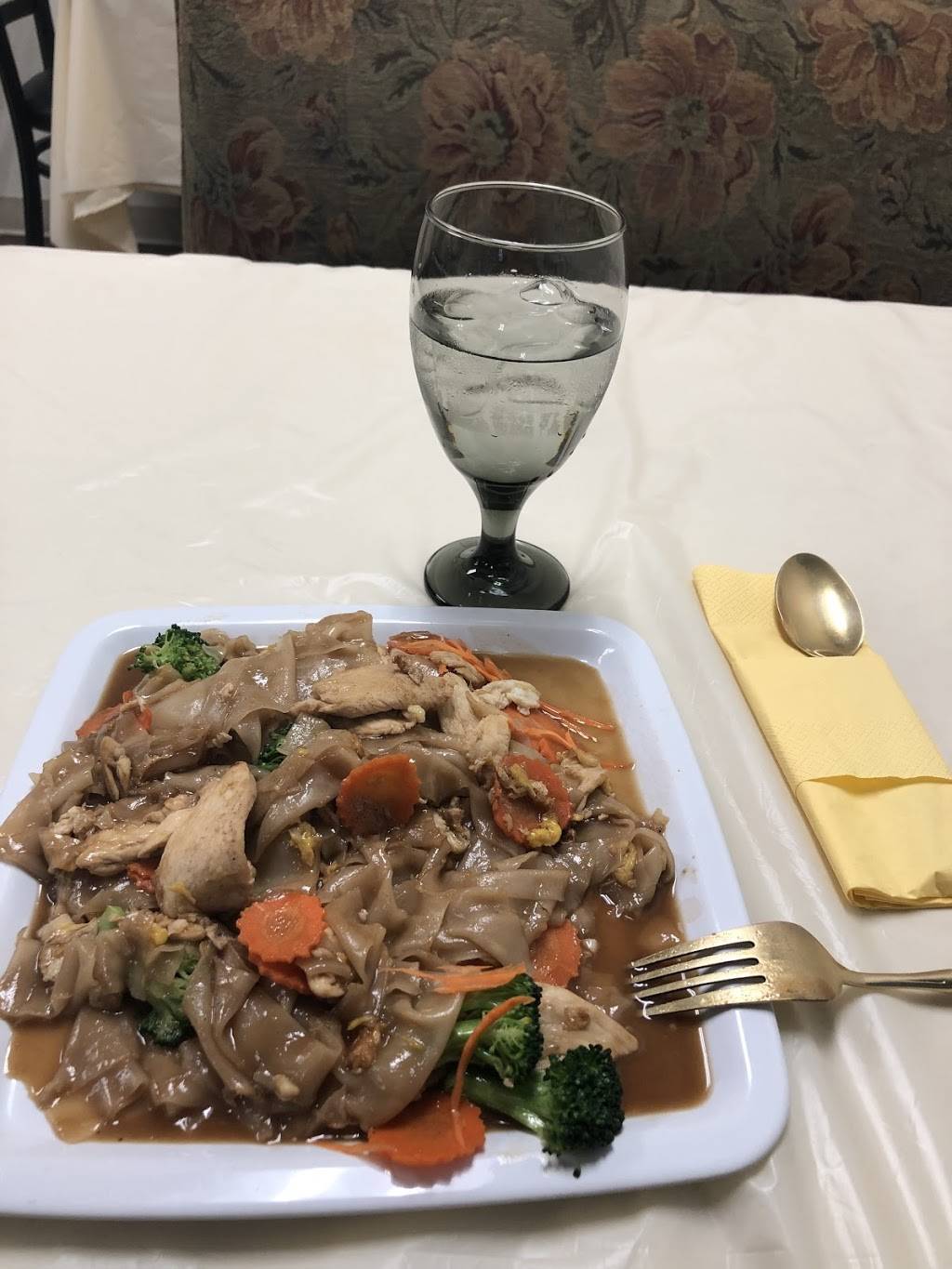 Tasty Thai Cuisine | restaurant | 907 SW Gibbs St, Portland, OR 97239, USA | 5039735907 OR +1 503-973-5907