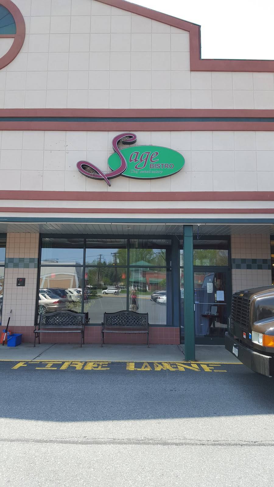 Sage Bistro | restaurant | 2050 Western Ave #108, Guilderland, NY 12084, USA | 5186085410 OR +1 518-608-5410