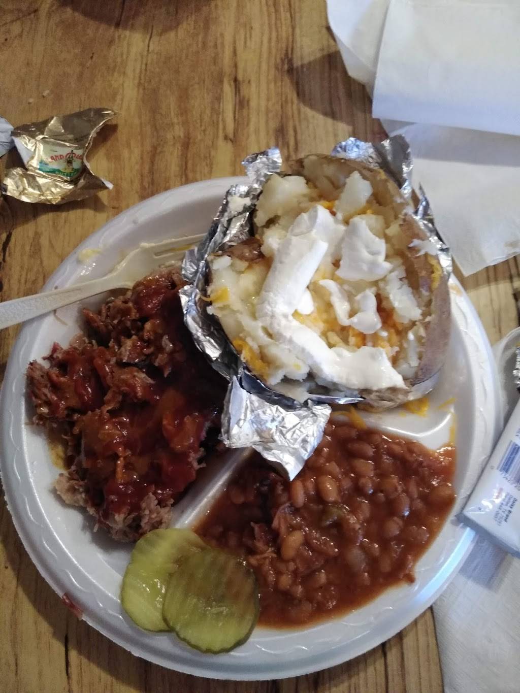 Smokin S Bar-B-Que | restaurant | 5826 US-231, Wetumpka, AL 36092, USA | 3345670605 OR +1 334-567-0605