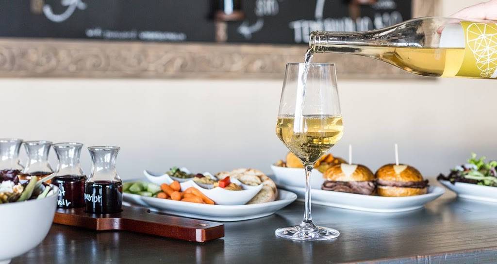 Relm Wine & Beer Bistro | restaurant | 2390 Las Posas Rd suite h, Camarillo, CA 93010, USA | 8059917356 OR +1 805-991-7356