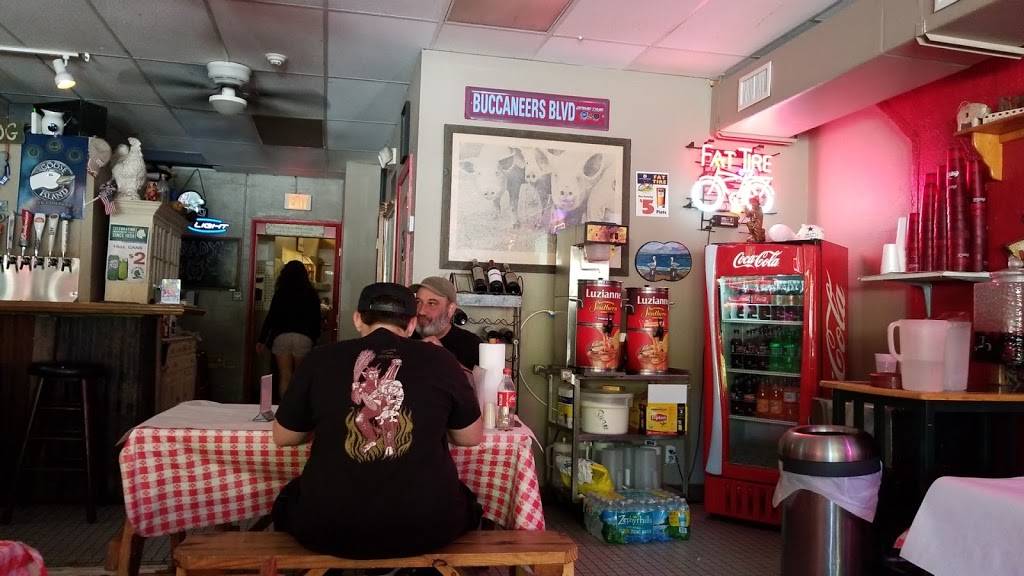 Bradys Backyard BBQ | restaurant | 340 Main St, Safety Harbor, FL 34695, USA | 7277123727 OR +1 727-712-3727