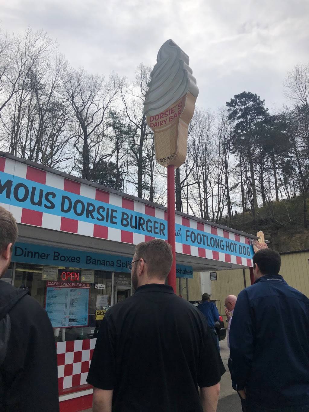 Dorsies Dairy Bar | restaurant | 667 S Bypass Rd, Pikeville, KY 41501, USA | 6064322270 OR +1 606-432-2270