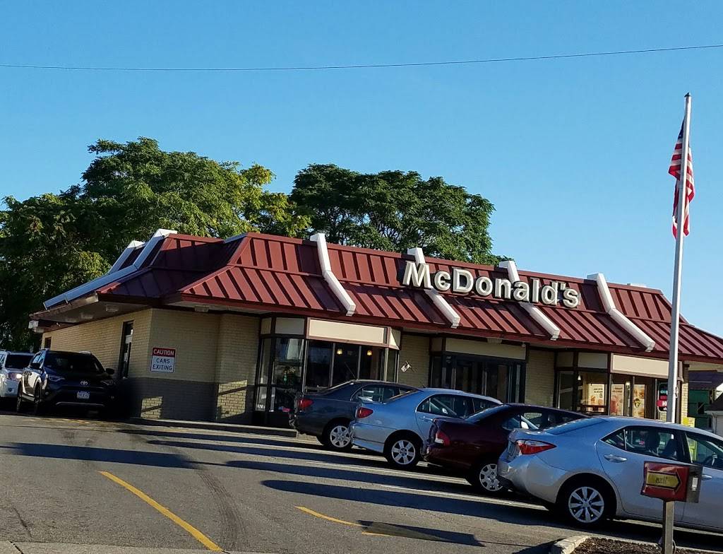 McDonalds | cafe | 12 Pearl St, Braintree, MA 02184, USA | 7813564545 OR +1 781-356-4545