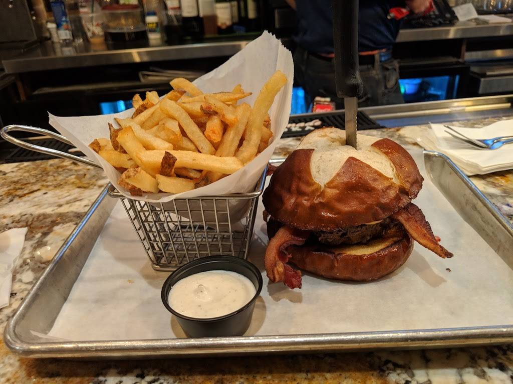 Burgerology Huntington | restaurant | 308 Main St, Huntington, NY 11743, USA | 6319232441 OR +1 631-923-2441