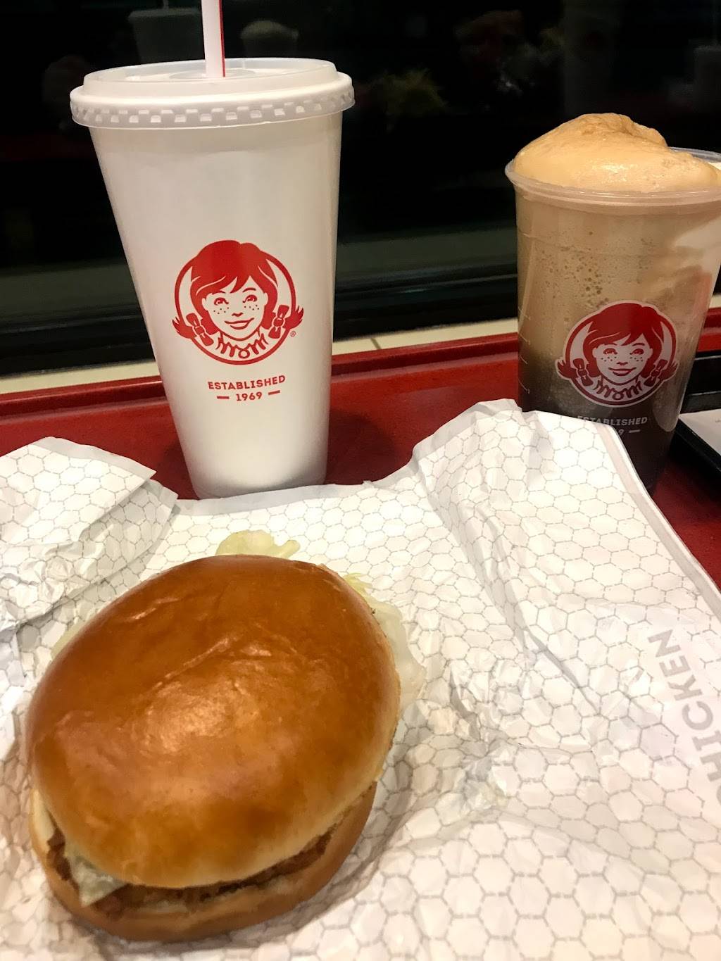 Wendys | restaurant | 6585 W Grand Ave, Gurnee, IL 60031, USA | 8478558700 OR +1 847-855-8700