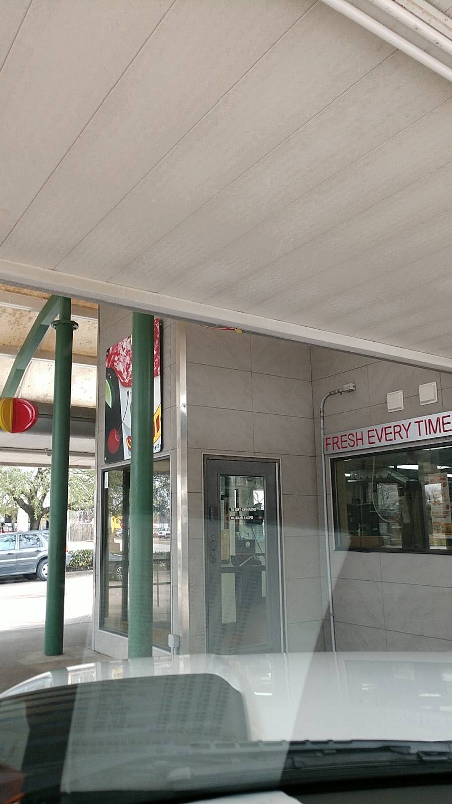 Sonic Drive-In | restaurant | 1054 Uvalde Rd, Houston, TX 77015, USA | 7134538383 OR +1 713-453-8383