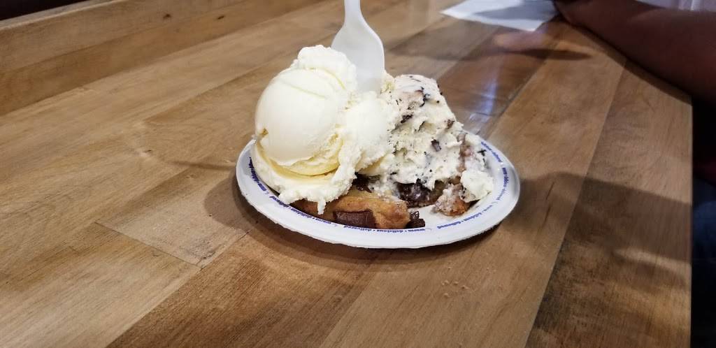 Benny Cappellas | restaurant | 122 E Franklin St, Chapel Hill, NC 27514, USA | 9192405286 OR +1 919-240-5286