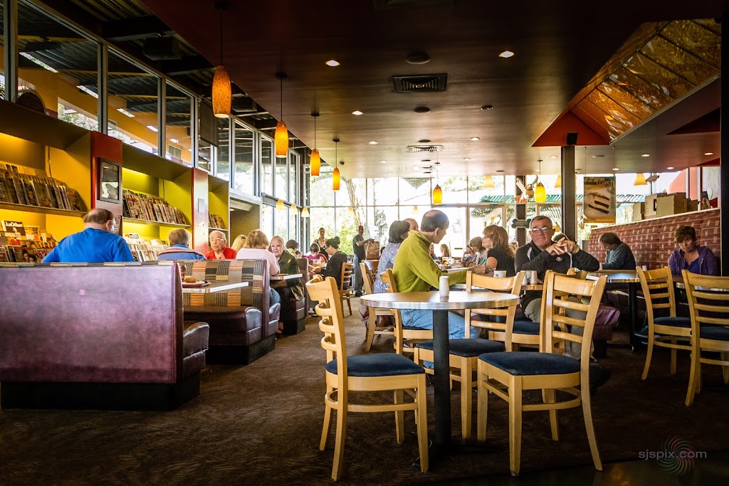 Flying Star Cafe | restaurant | 4026 Rio Grande Blvd NW, Albuquerque, NM 87107, USA | 5053446714 OR +1 505-344-6714