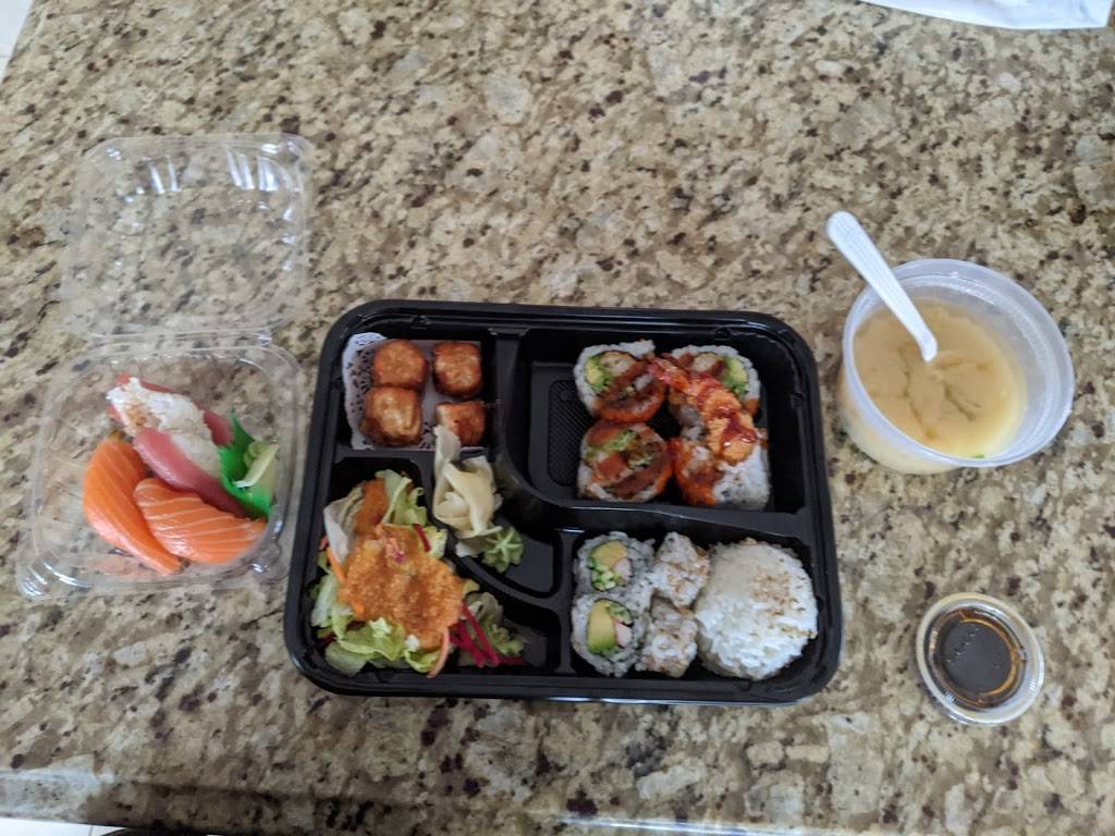 Domodachi Sushi | restaurant | 300 Union Ave, Rutherford, NJ 07070, USA | 2013721111 OR +1 201-372-1111