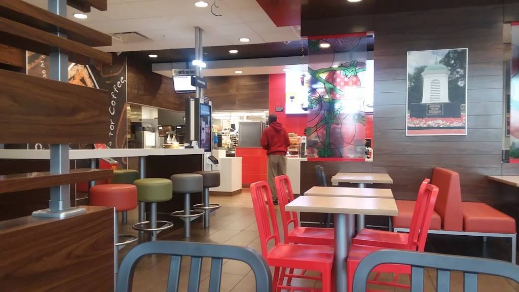 McDonalds | cafe | 631 Grand Army of the Republic Hwy, Swansea, MA 02777, USA | 5086729453 OR +1 508-672-9453