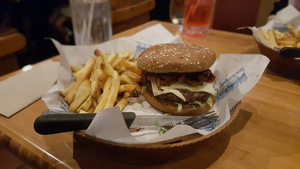 Islands Restaurant Fountain Valley | restaurant | 18621 Brookhurst St, Fountain Valley, CA 92708, USA | 7149620966 OR +1 714-962-0966