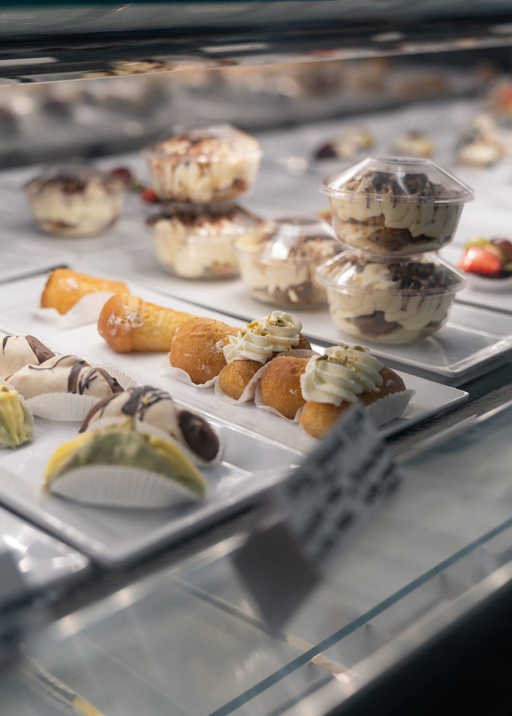 Fellini Gelato & Caffe | cafe | 794 Sorella Ct, Houston, TX 77024, USA | 2818886261 OR +1 281-888-6261