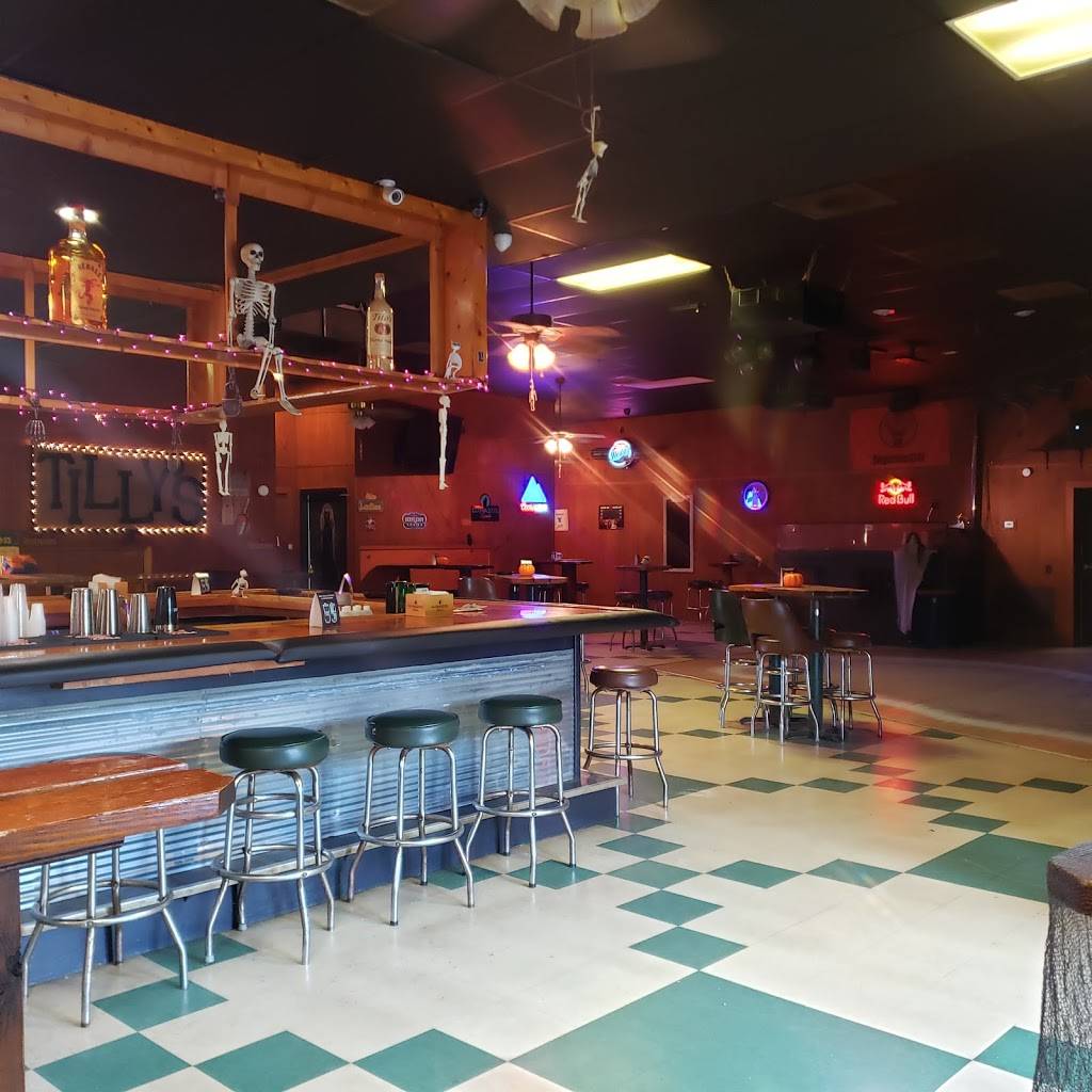Tillys Trackshack Roadside Tavern | night club | 6801 US-90, Moss Point, MS 39563, USA | 2282857473 OR +1 228-285-7473