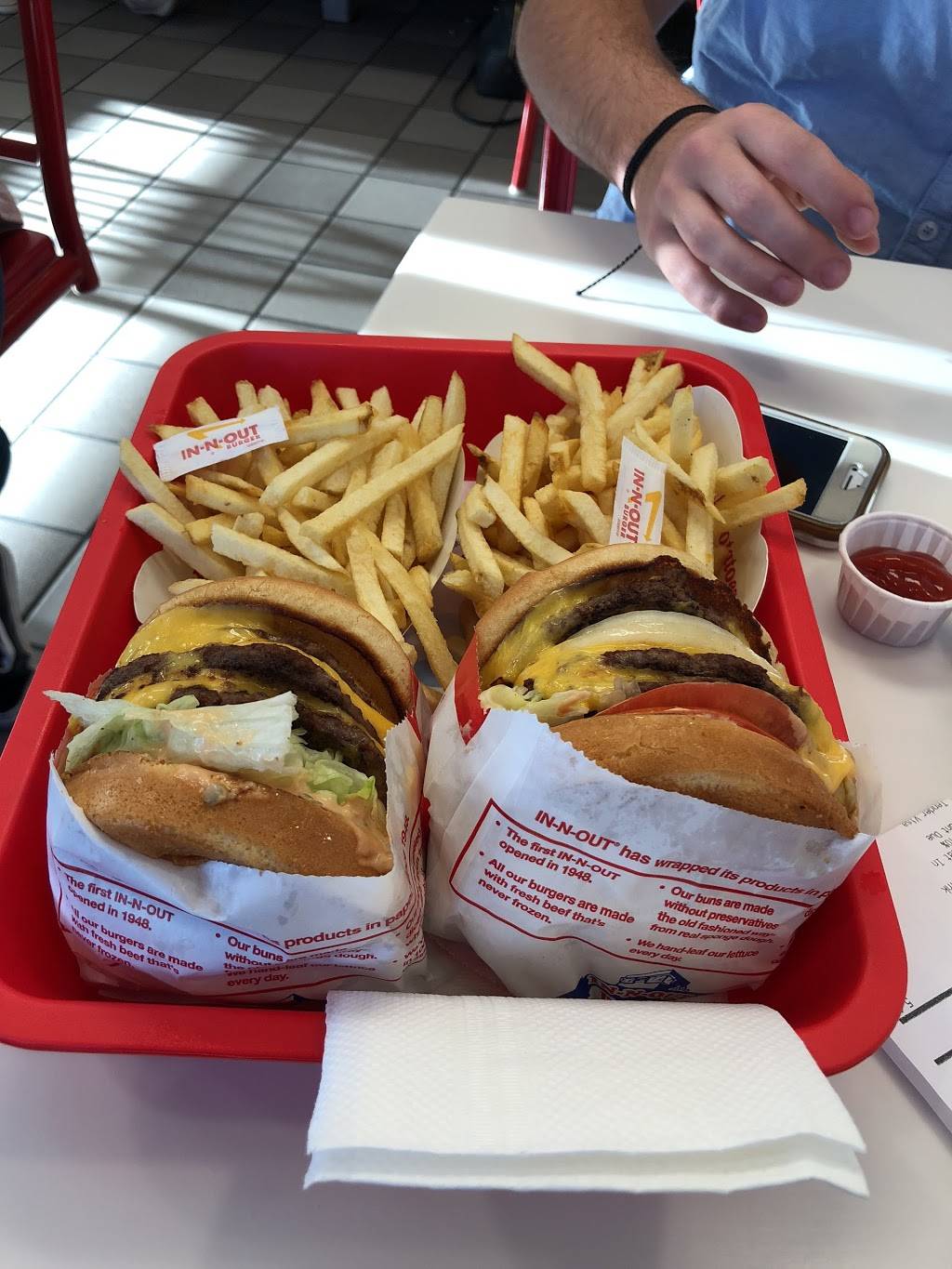 In-N-Out Burger | restaurant | 8285 W Bell Rd, Peoria, AZ 85382, USA | 8007861000 OR +1 800-786-1000