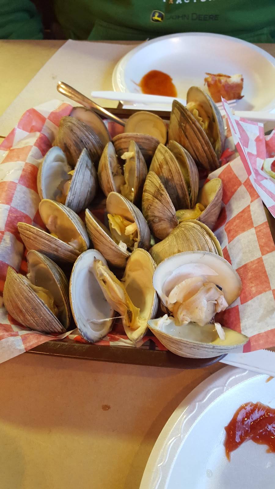 Backfins Crabhouse | restaurant | 1009 Stadium Dr, Wake Forest, NC 27587, USA | 9195628500 OR +1 919-562-8500