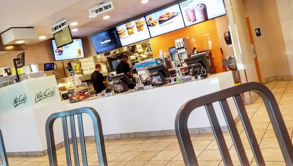 McDonalds | cafe | 1717 E Vista Chino, Palm Springs, CA 92262, USA | 7603201504 OR +1 760-320-1504