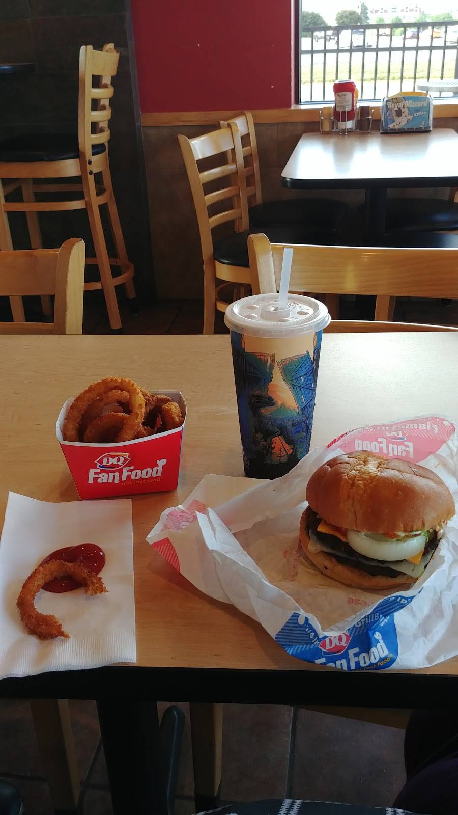 Dairy Queen Grill & Chill | restaurant | 395 E Davis Dr, Terre Haute, IN 47802, USA | 8122349653 OR +1 812-234-9653