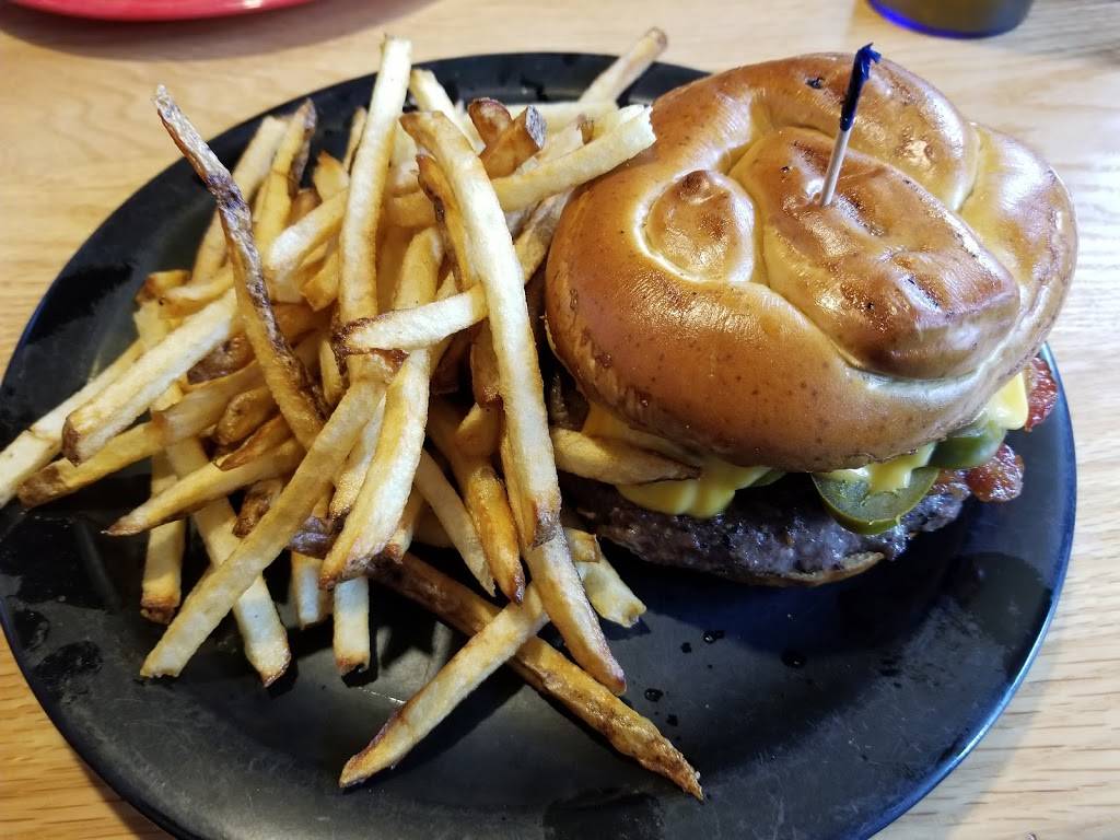 Bags Sports Pub | restaurant | 88 E Jackson St, Millersburg, OH 44654, USA | 3306740279 OR +1 330-674-0279