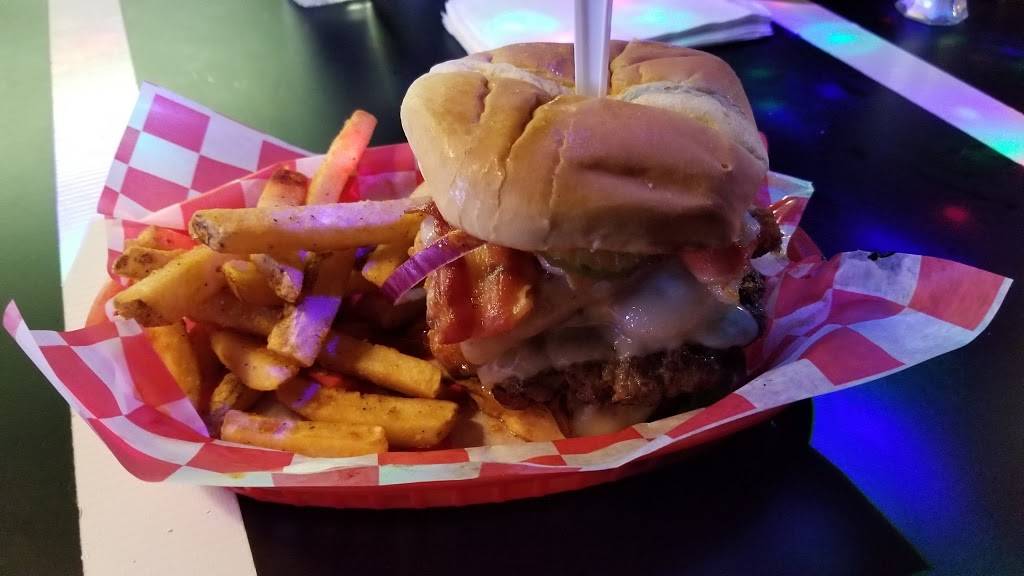 The Mic Stand Bar & Grill | restaurant | 21820 E Main St, Huntingdon, TN 38344, USA | 7315353663 OR +1 731-535-3663