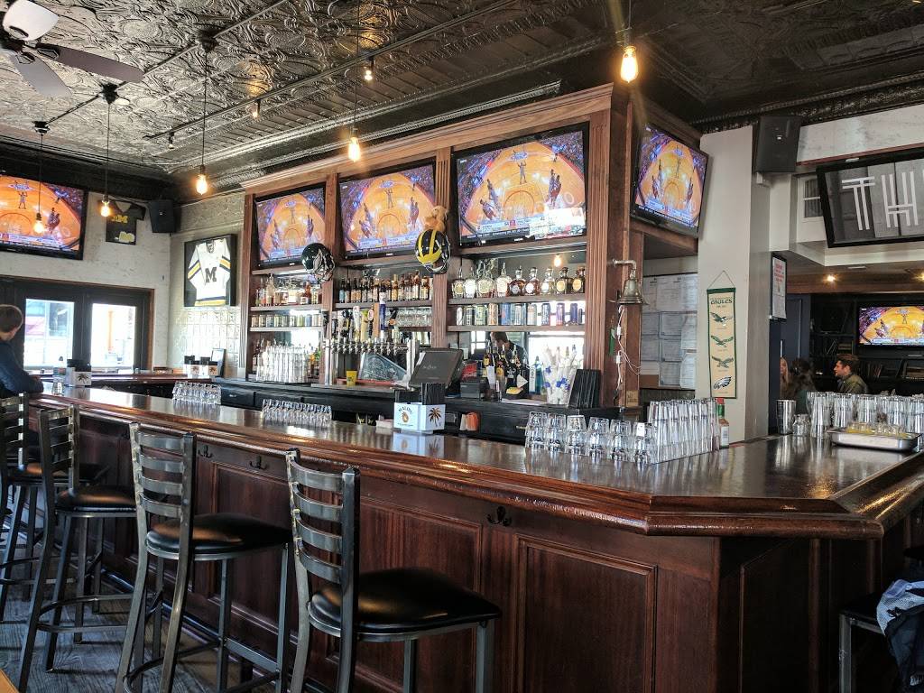 Diag Bar & Grill | restaurant | 2856 N Southport Ave, Chicago, IL 60657, USA | 7734048400 OR +1 773-404-8400