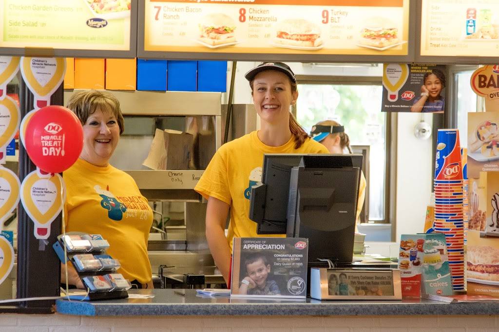 Dairy Queen | restaurant | 510 Broadway St, Gillespie, IL 62033, USA | 2178392215 OR +1 217-839-2215
