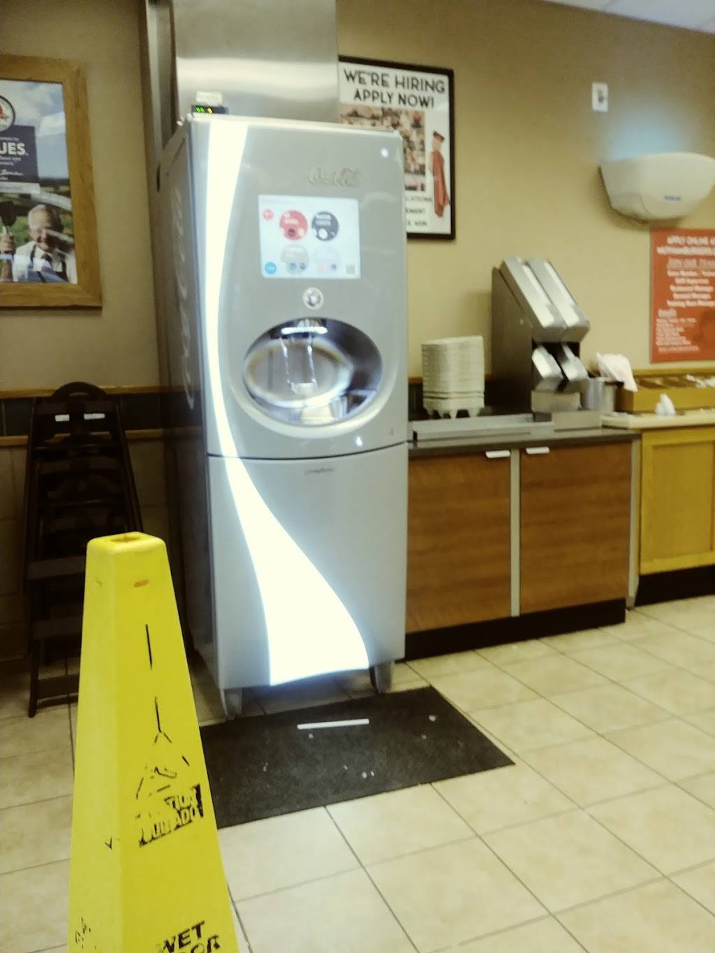 Wendys | restaurant | 1331 W 117th St, Cleveland, OH 44107, USA | 2165216211 OR +1 216-521-6211