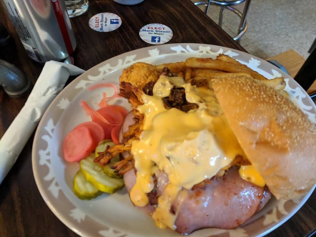 ZoZos BBQ | restaurant | 1035 Vanderbraak St, Green Bay, WI 54302, USA | 9203013121 OR +1 920-301-3121