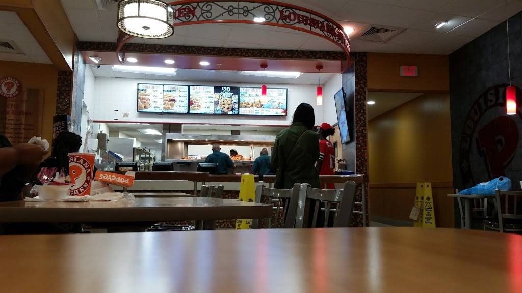 Popeyes Louisiana Kitchen | restaurant | 12 Broad St SW suite a, Atlanta, GA 30303, USA | 4045255950 OR +1 404-525-5950