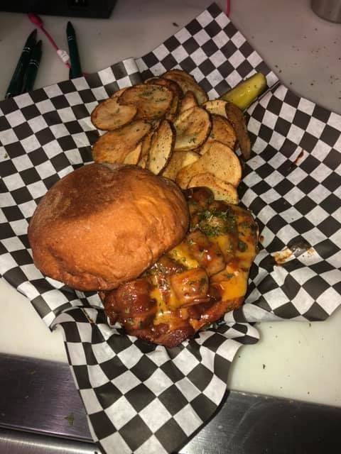 Elis B&W Bar | restaurant | 439 Monroe Ave, Rochester, NY 14607, USA | 5853193542 OR +1 585-319-3542