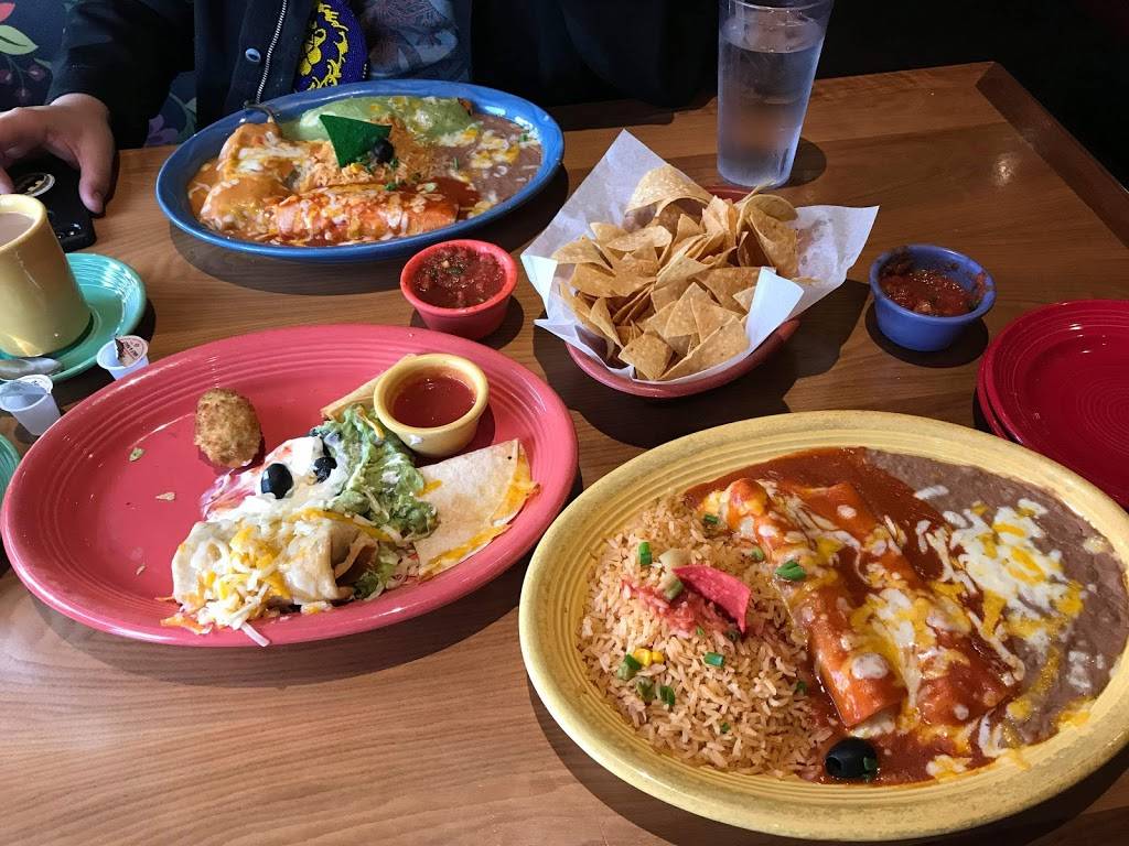 Yolandas Mexican Cafe | restaurant | 1601 S Victoria Ave, Oxnard, CA 93035, USA | 8059851340 OR +1 805-985-1340