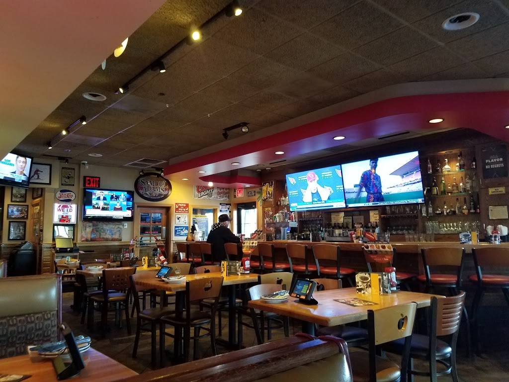 Applebees Grill + Bar | restaurant | 2720 Veterans Road West, Staten Island, NY 10309, USA | 7189431200 OR +1 718-943-1200