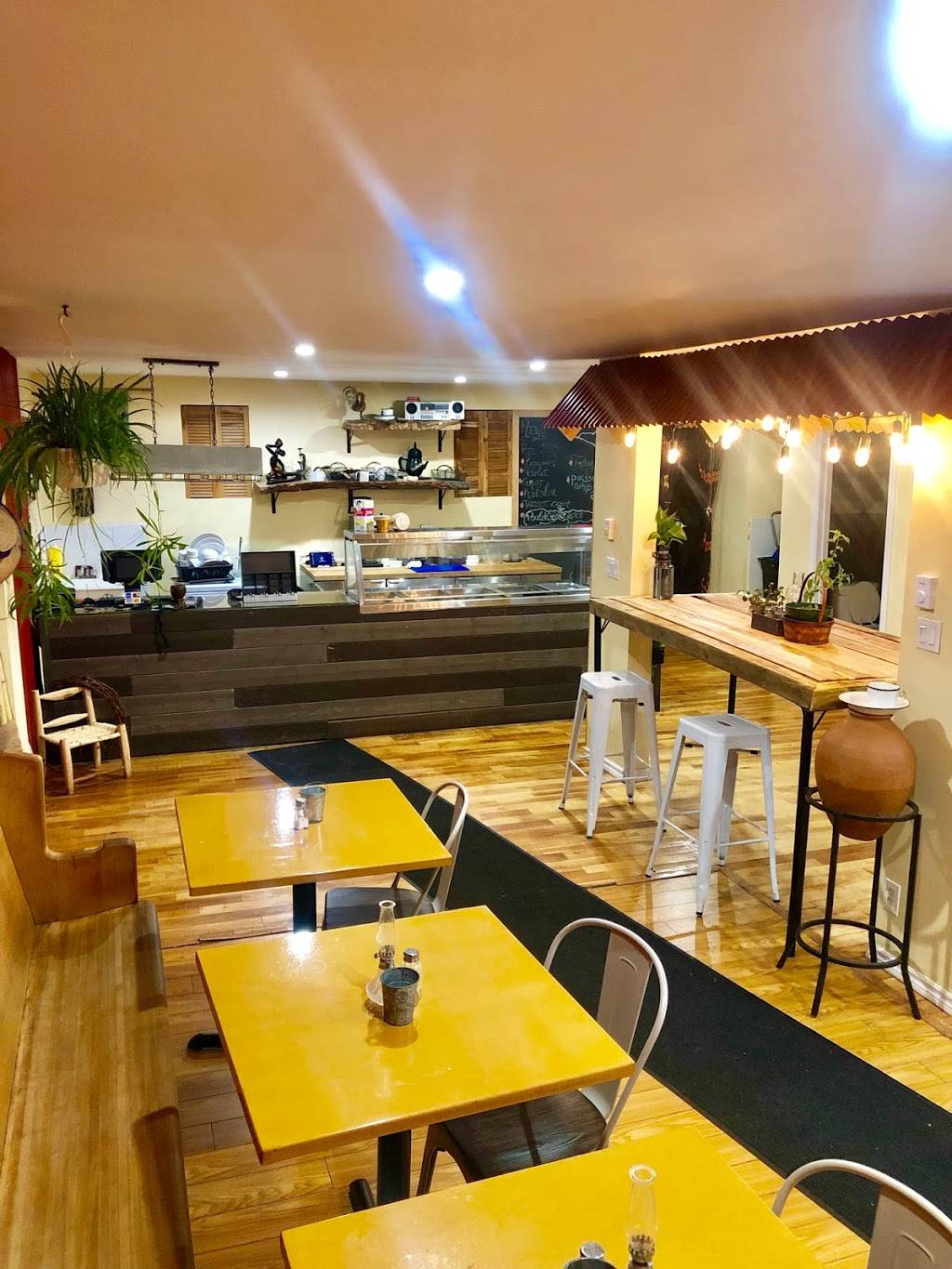 SHANDMAS | restaurant | 2727 Rue Ontario E, Montréal, QC H2K 1X2, Canada | 5144475243 OR +1 514-447-5243