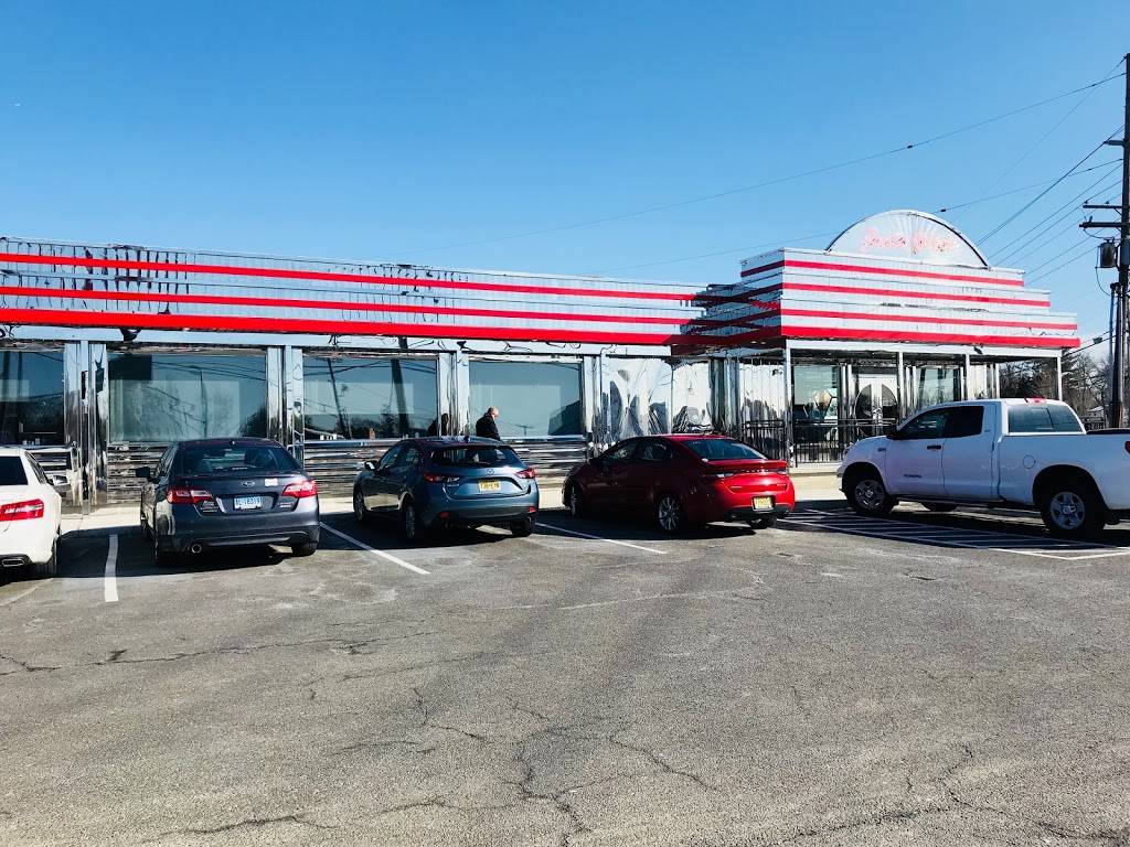 Geets Diner & Lounge | night club | 14 N Black Horse Pike, Williamstown, NJ 08094, USA | 8563419779 OR +1 856-341-9779