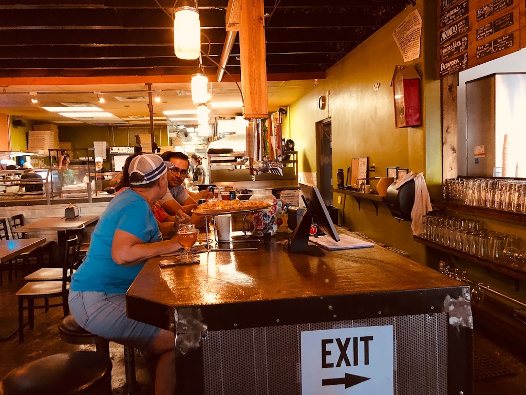 Hot Tomato Pizza | restaurant | 124 N Mulberry St, Fruita, CO 81521, USA | 9708581117 OR +1 970-858-1117