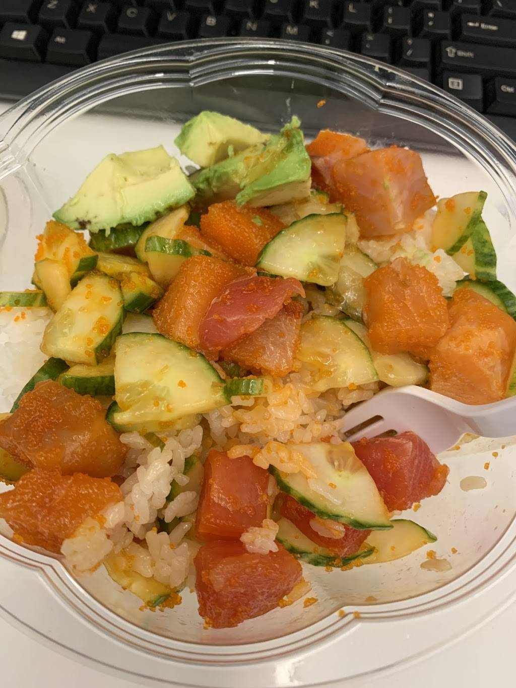 Poke Sushi Bowl | restaurant | 21435 Epicerie Plaza #180, Sterling, VA 20164, USA | 5715252918 OR +1 571-525-2918