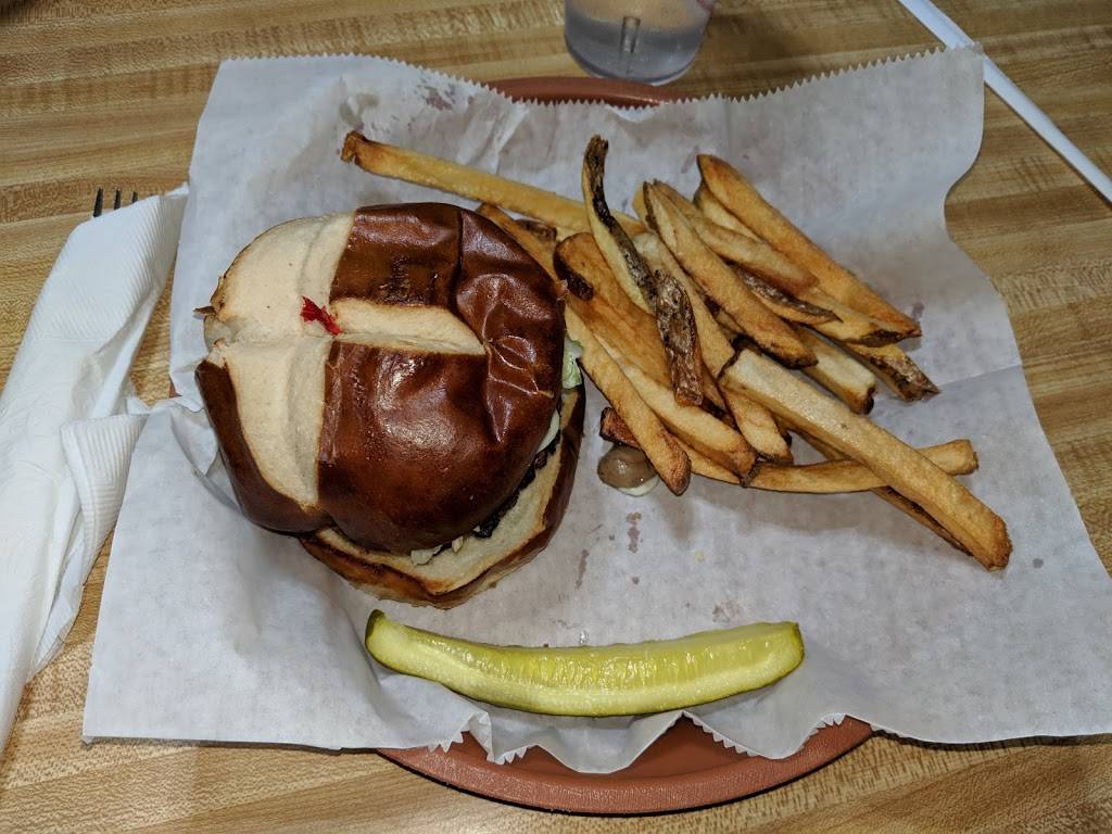 The Tipsy Cowboy Food and Spirits LLC | restaurant | 116 W Pinconning Rd, Pinconning, MI 48650, USA | 9898791551 OR +1 989-879-1551