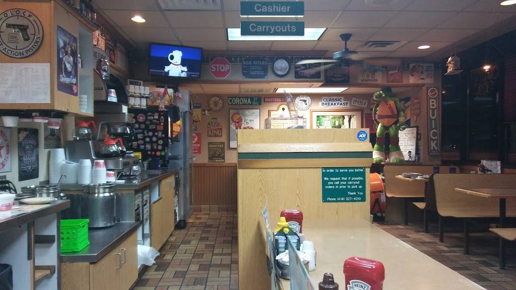 George Webb Restaurant | cafe | 4845 W Forest Home Ave, Milwaukee, WI 53219, USA | 4142494100 OR +1 414-249-4100