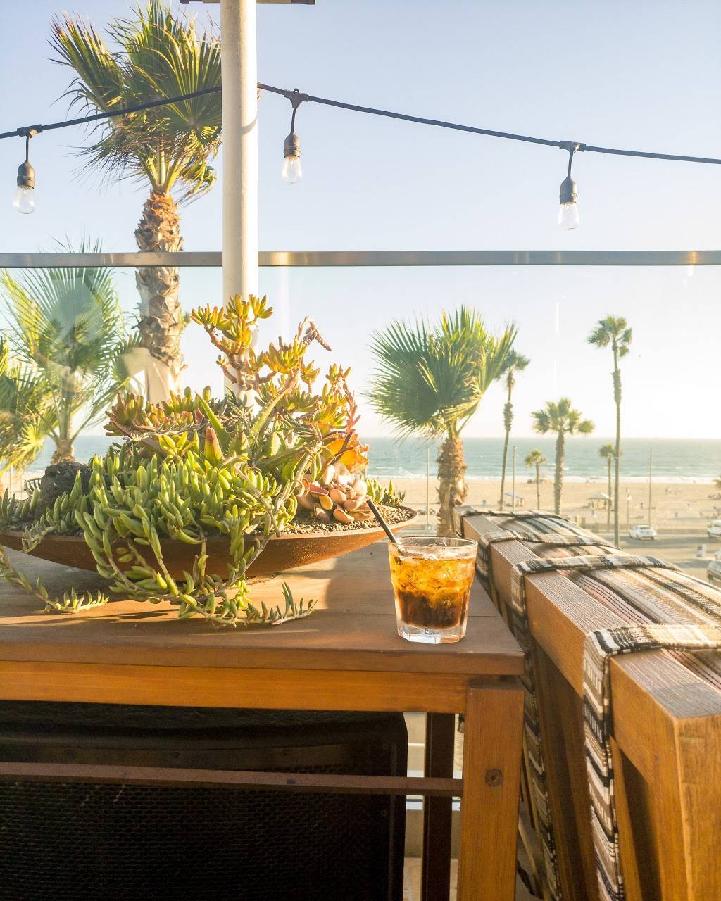 The Bungalow Huntington Beach | restaurant | 21058 CA-1, Huntington Beach, CA 92648, USA | 7143740399 OR +1 714-374-0399