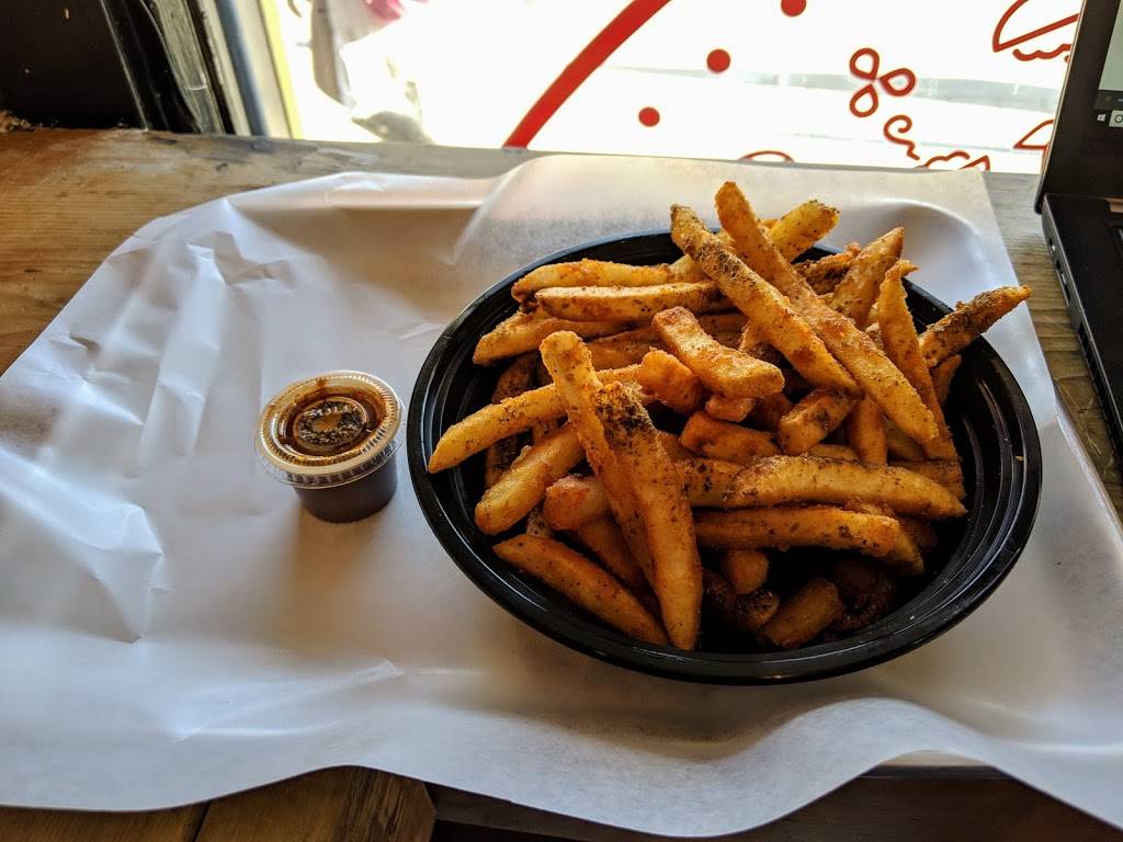 My Roti Place | restaurant | 948 Queen St E, Toronto, ON M4M 1J7, Canada | 4167784448 OR +1 416-778-4448