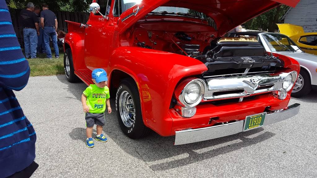 Pearly Gates Bar & Grill | restaurant | 3551 Finger Rd, Green Bay, WI 54311, USA | 9204654656 OR +1 920-465-4656